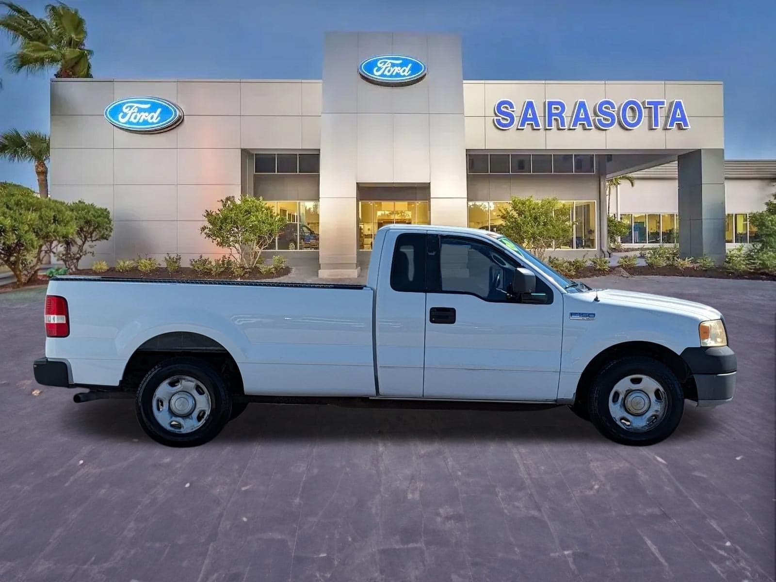 2005 Ford F-150 XL — photo 1 of 5