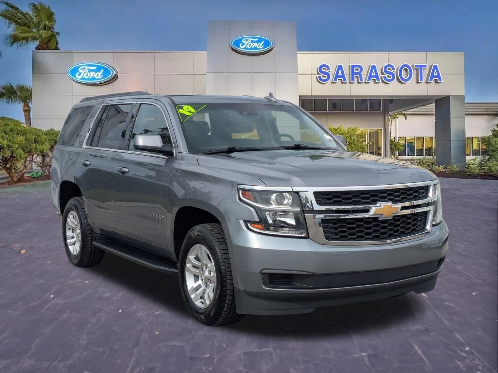 2019 Chevrolet Tahoe LT — photo 1 of 37