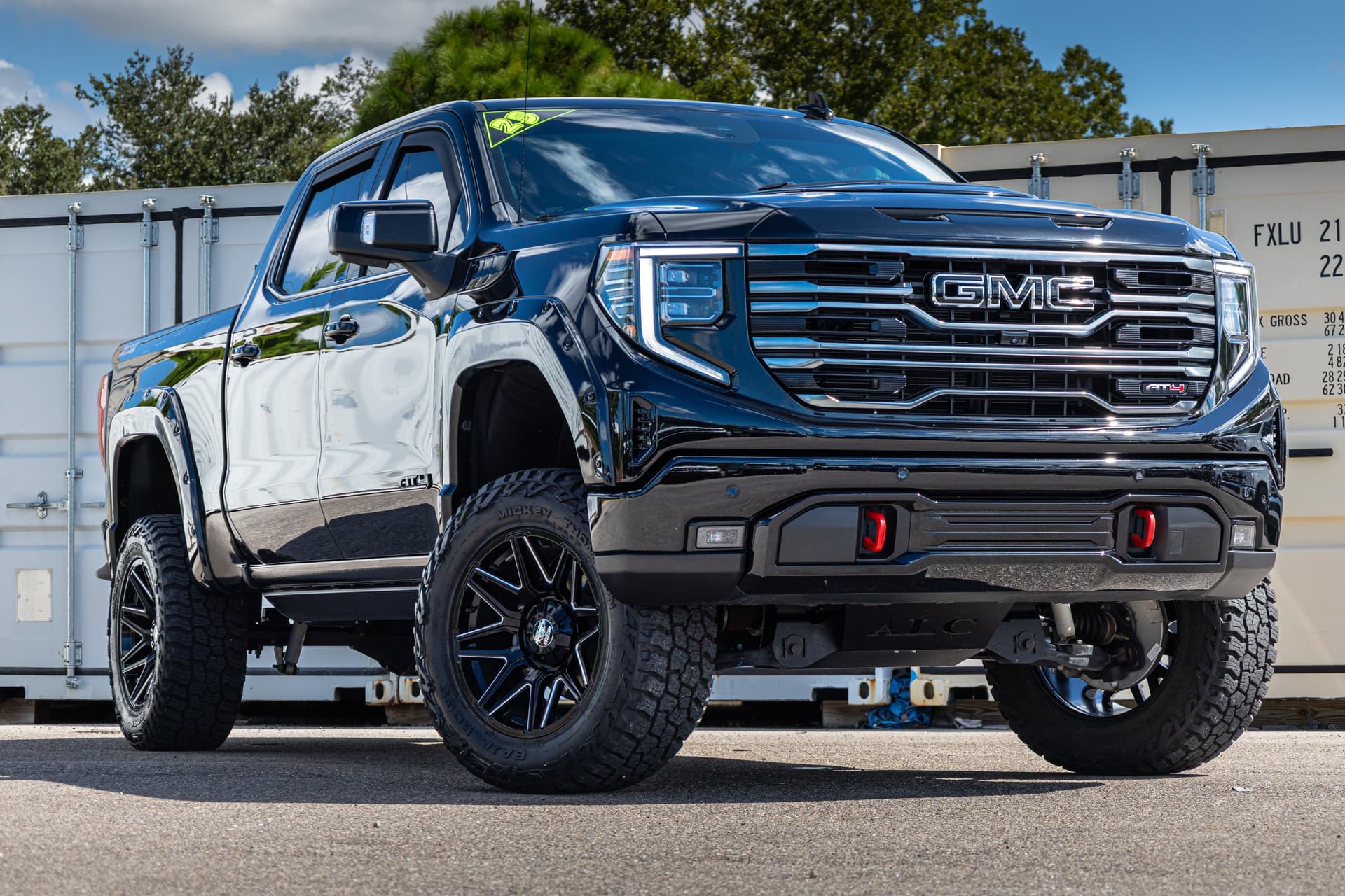 2025 GMC Sierra 1500 AT4 — photo 1 of 5