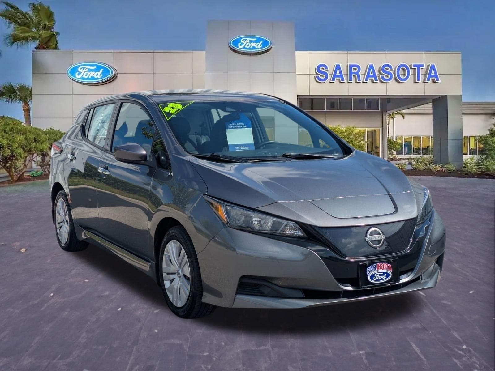 2025 Nissan LEAF S — photo 1 of 34