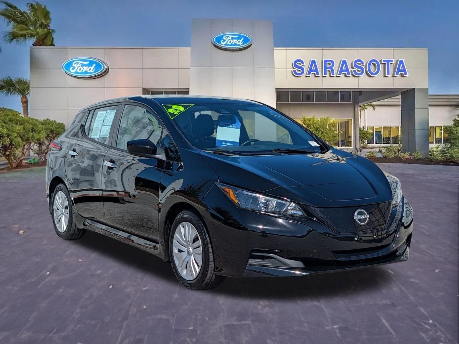 2025 Nissan LEAF S — photo 1 of 5