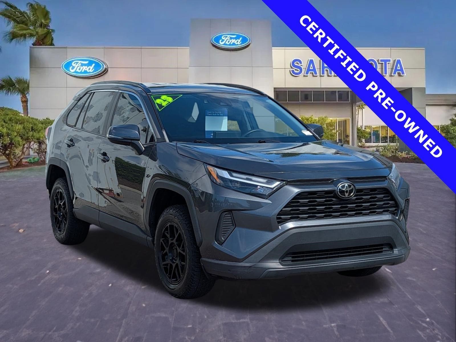 2023 Toyota RAV4 XLE — photo 1 of 5