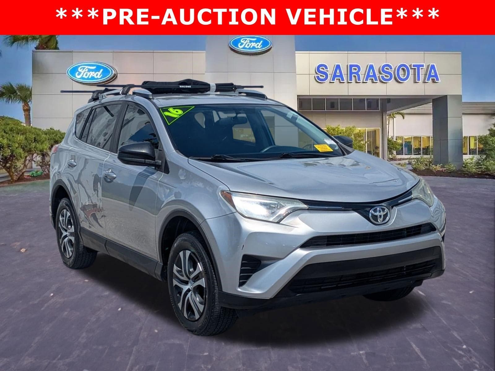 2016 Toyota RAV4 LE — photo 1 of 33