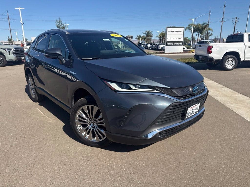 2021 Toyota Venza LE — photo 1 of 5