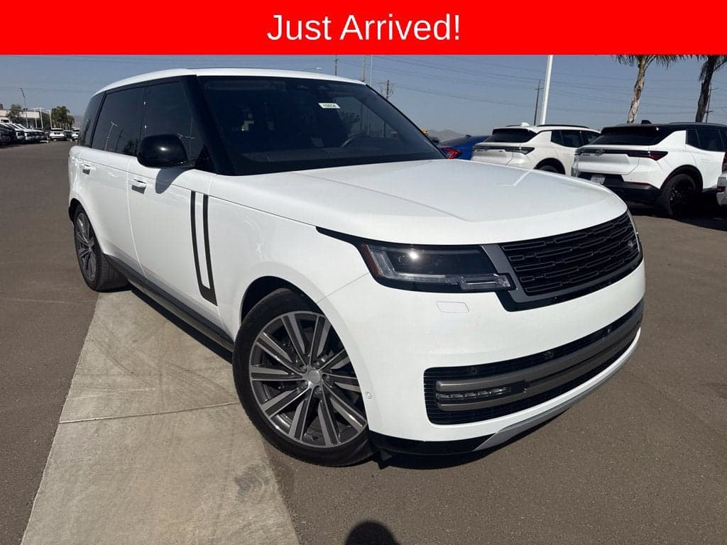 2023 Land Rover Range Rover SE — photo 1 of 5