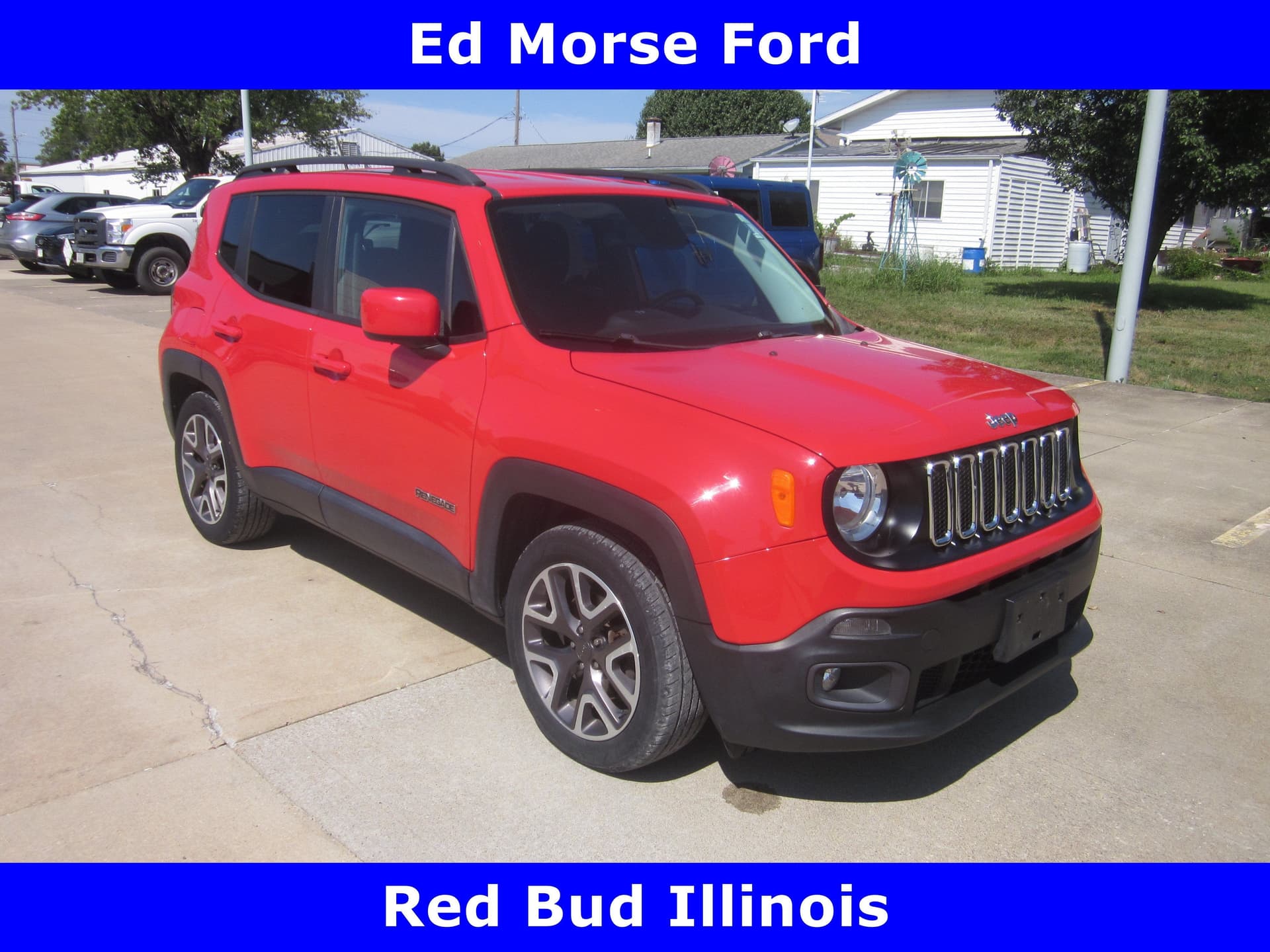 2016 Jeep Renegade Latitude — photo 1 of 17
