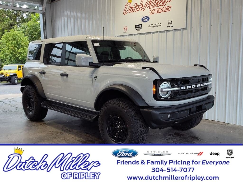2026 Ford Bronco Outer Banks — photo 1 of 21