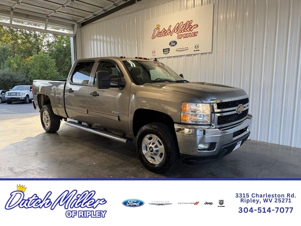 2013 Chevrolet Silverado 1500 LT — photo 1 of 31