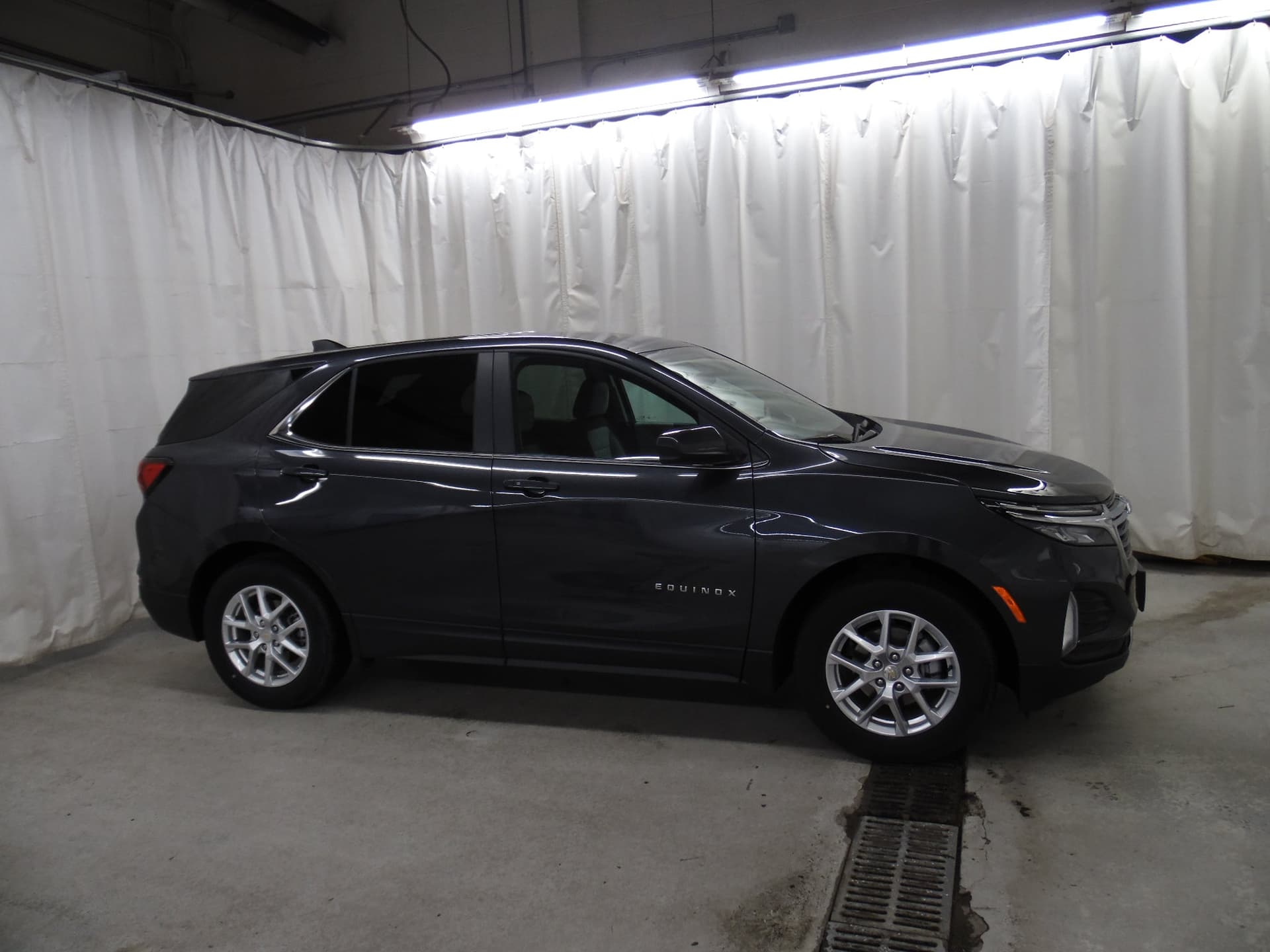 2023 Chevrolet Equinox LT — photo 1 of 15