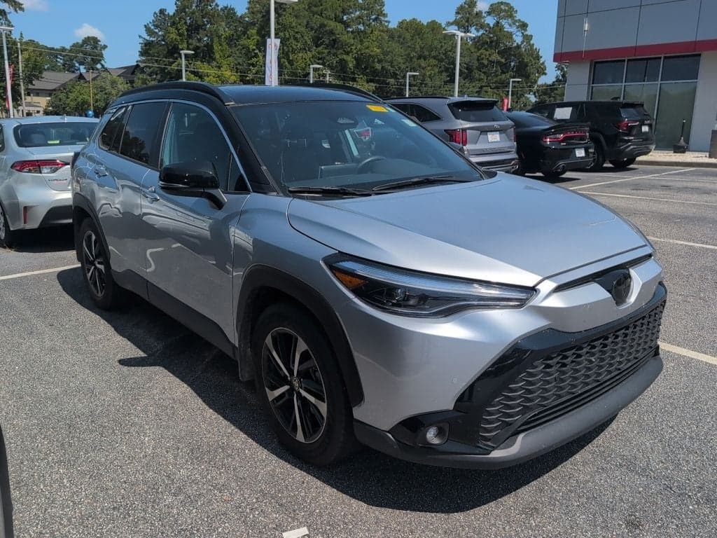 2025 Toyota Corolla Cross Hybrid XSE — photo 1 of 3
