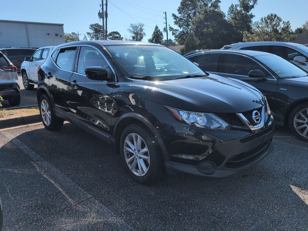 2017 Nissan Rogue Sport S — photo 1 of 3