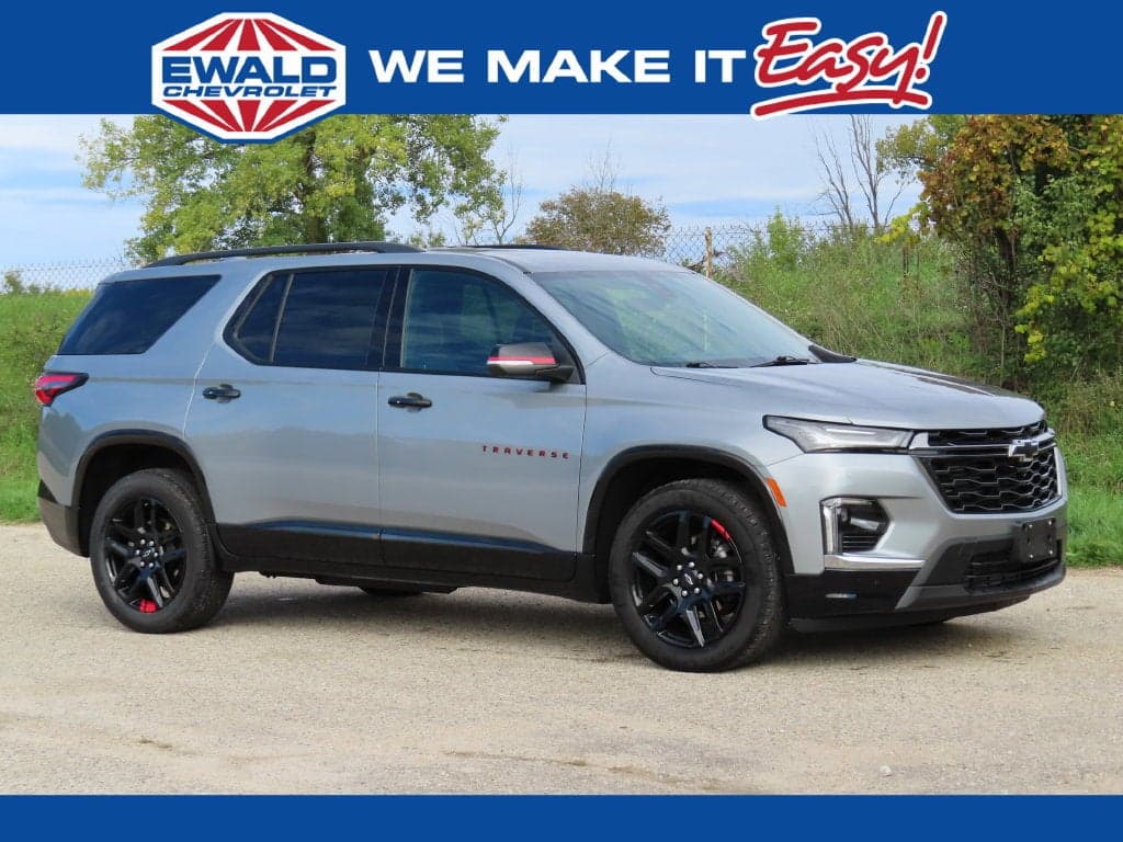 2023 Chevrolet Traverse Premier — photo 1 of 10