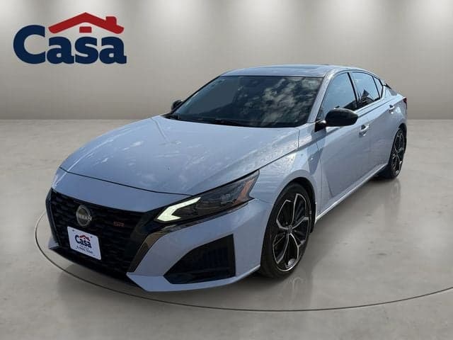 2023 Nissan Altima 2.5 SR — photo 1 of 36