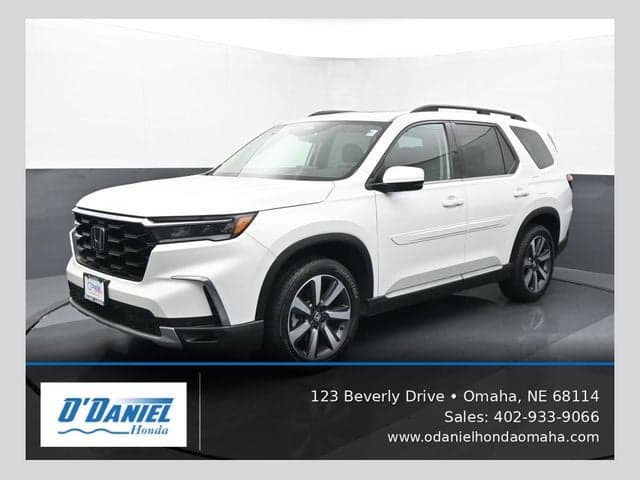 2024 Honda Pilot Touring — photo 1 of 49
