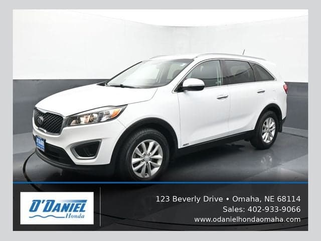 2017 Kia Sorento LX — photo 1 of 57