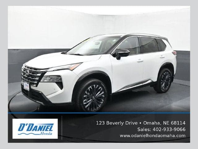 2024 Nissan Rogue Platinum — photo 1 of 5