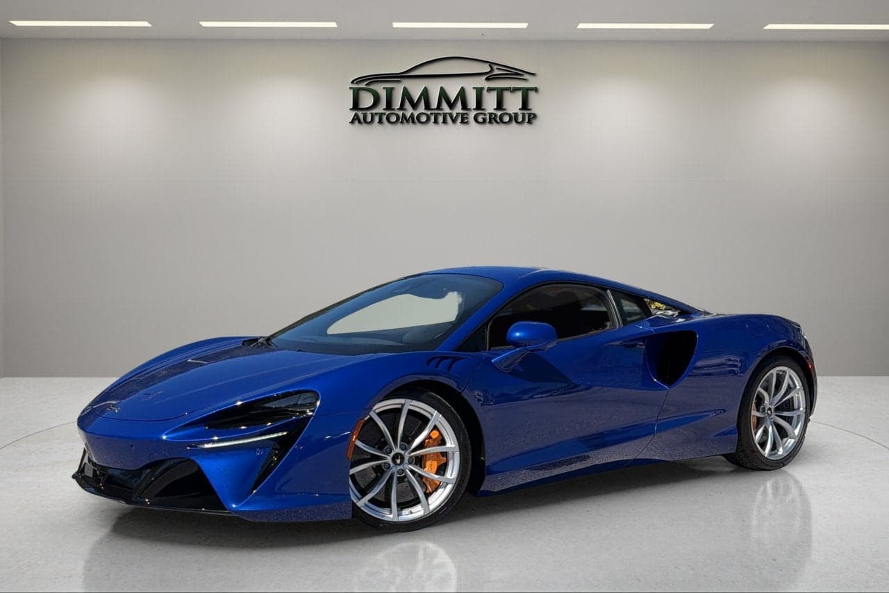 2023 McLaren Artura TechLux — photo 1 of 5
