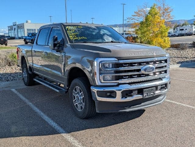 2026 Ford Super Duty F-250 SRW LARIAT — photo 1 of 3