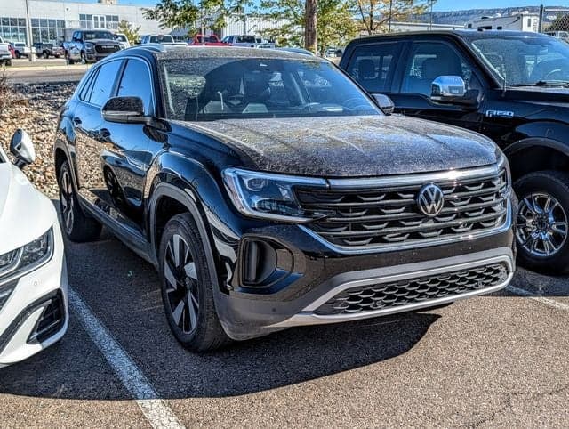 2025 Volkswagen Atlas Cross Sport 2.0T SEL — photo 1 of 6