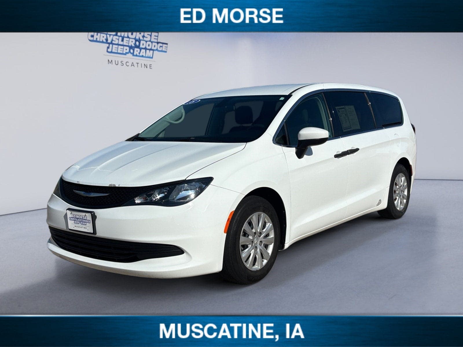 2018 Chrysler Pacifica L — photo 1 of 5