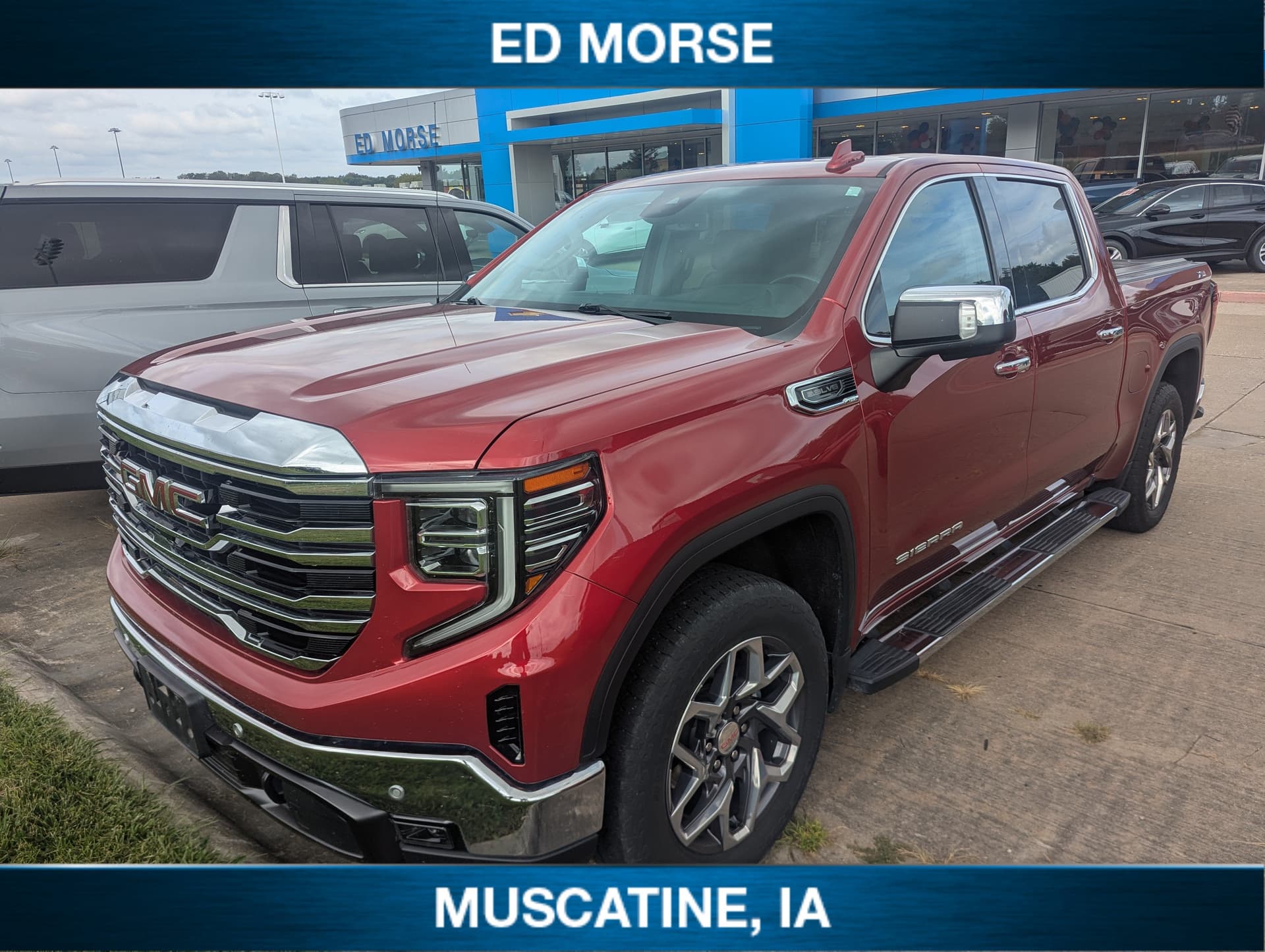2022 GMC Sierra 1500 SLT — photo 1 of 21