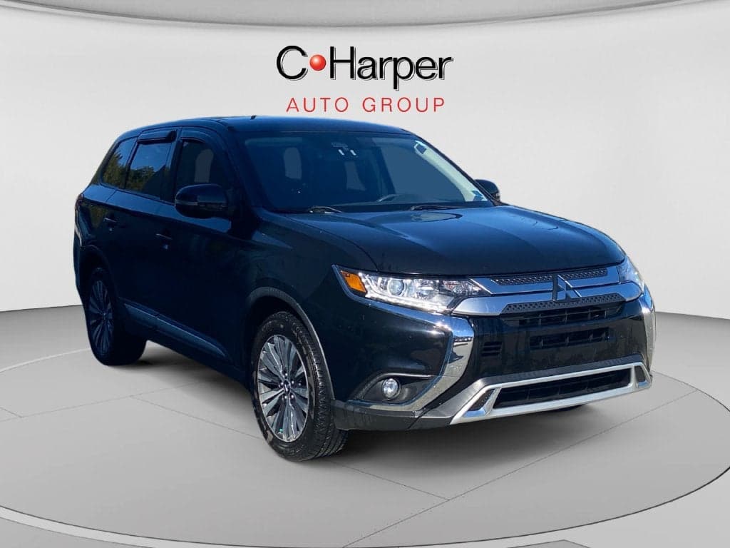2020 Mitsubishi Outlander SE — photo 1 of 5