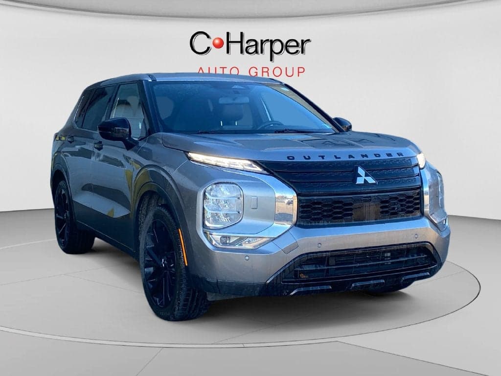 2022 Mitsubishi Outlander Black Edition — photo 1 of 5