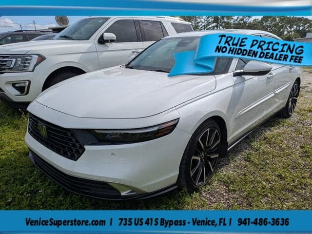 2023 Honda Accord Hybrid Touring — photo 1 of 5
