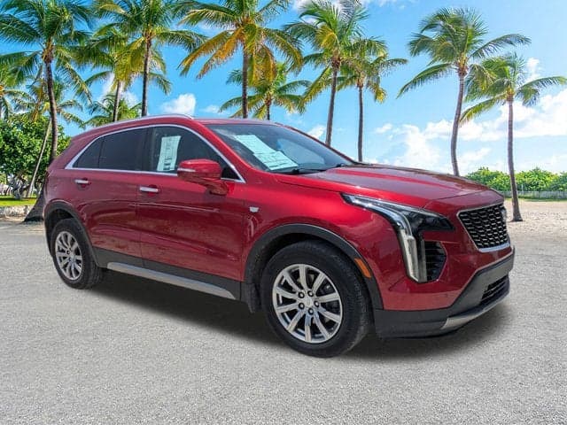 2022 Cadillac XT4 FWD Premium Luxury — photo 1 of 41
