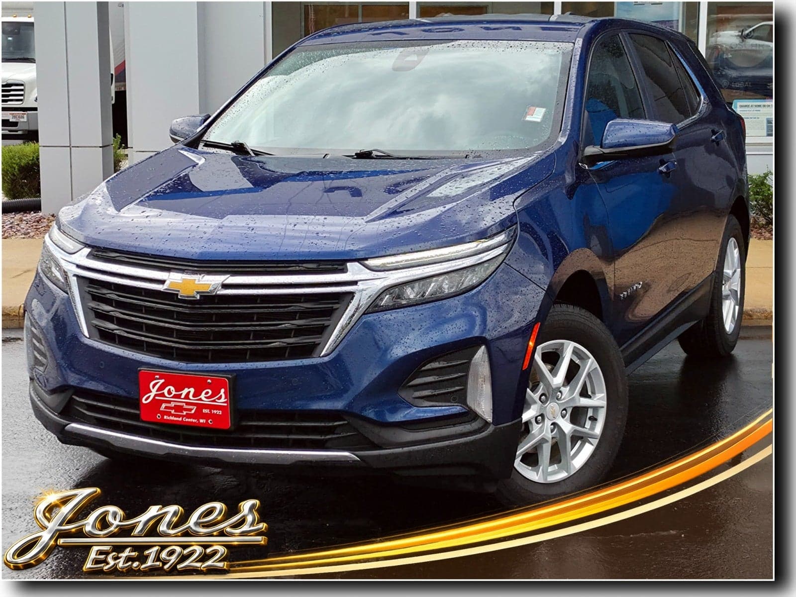 2023 Chevrolet Equinox LT — photo 1 of 50