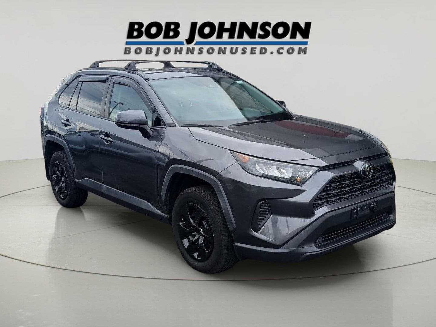 2019 Toyota RAV4 LE — photo 1 of 32