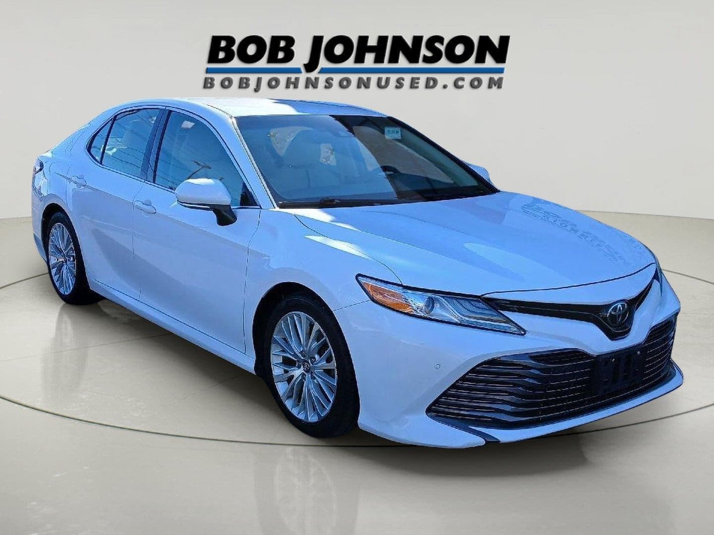 2018 Toyota Camry XLE — photo 1 of 5