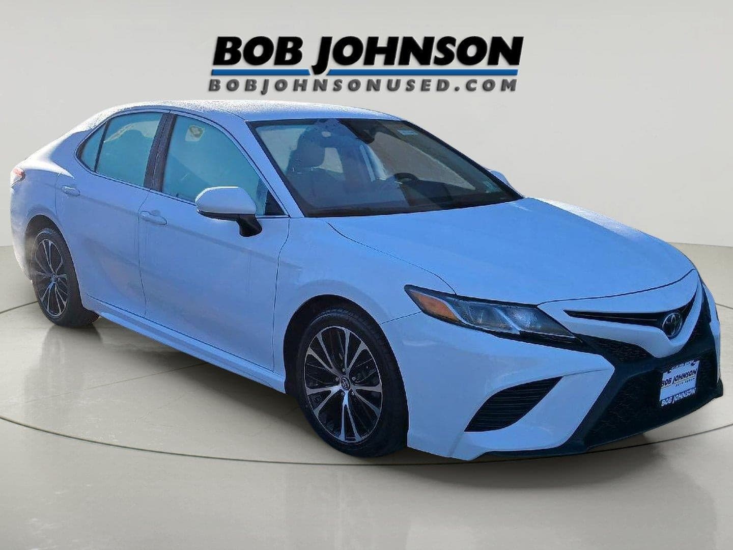 2019 Toyota Camry SE — photo 1 of 5