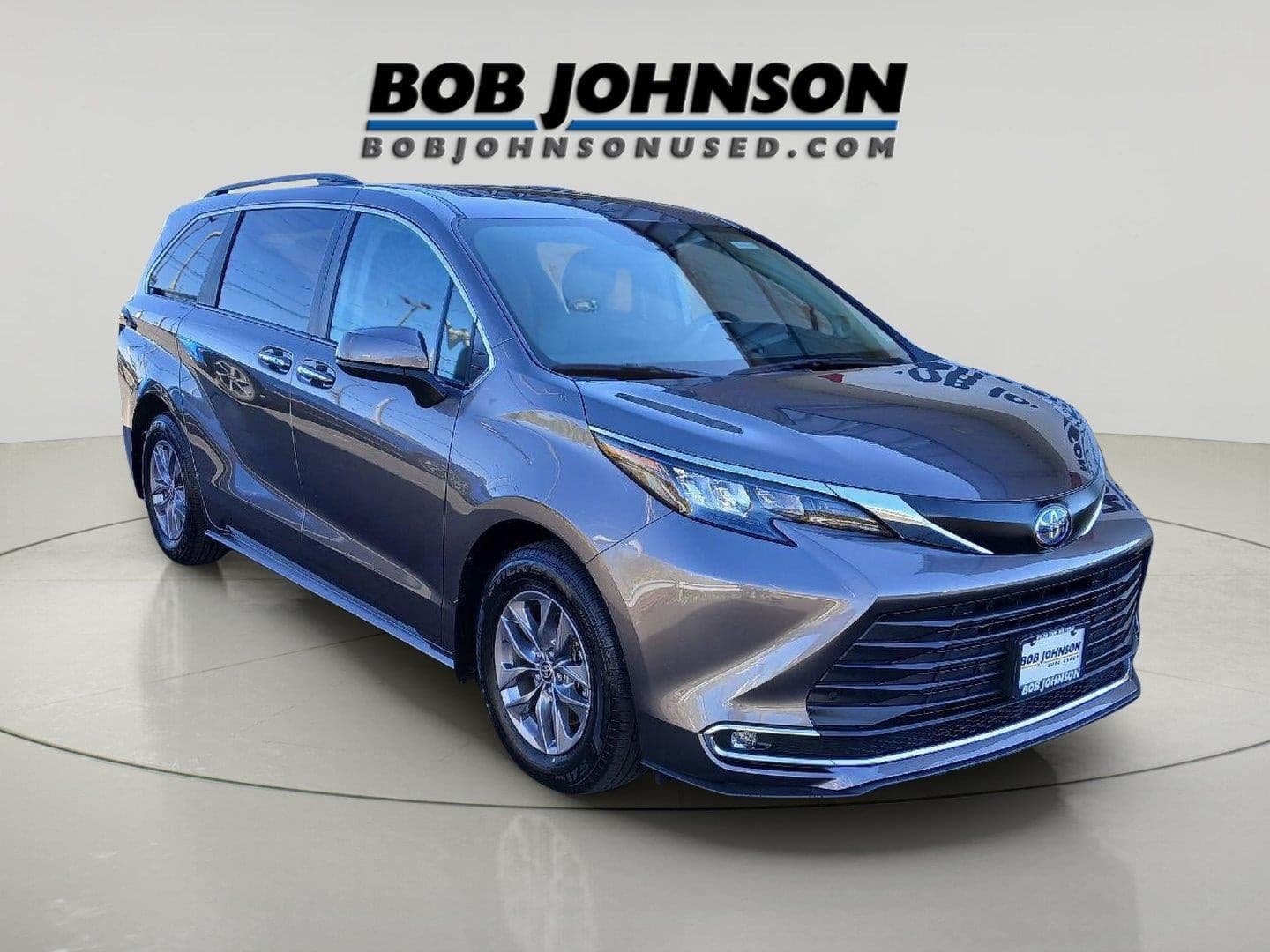 2024 Toyota Sienna XLE — photo 1 of 5
