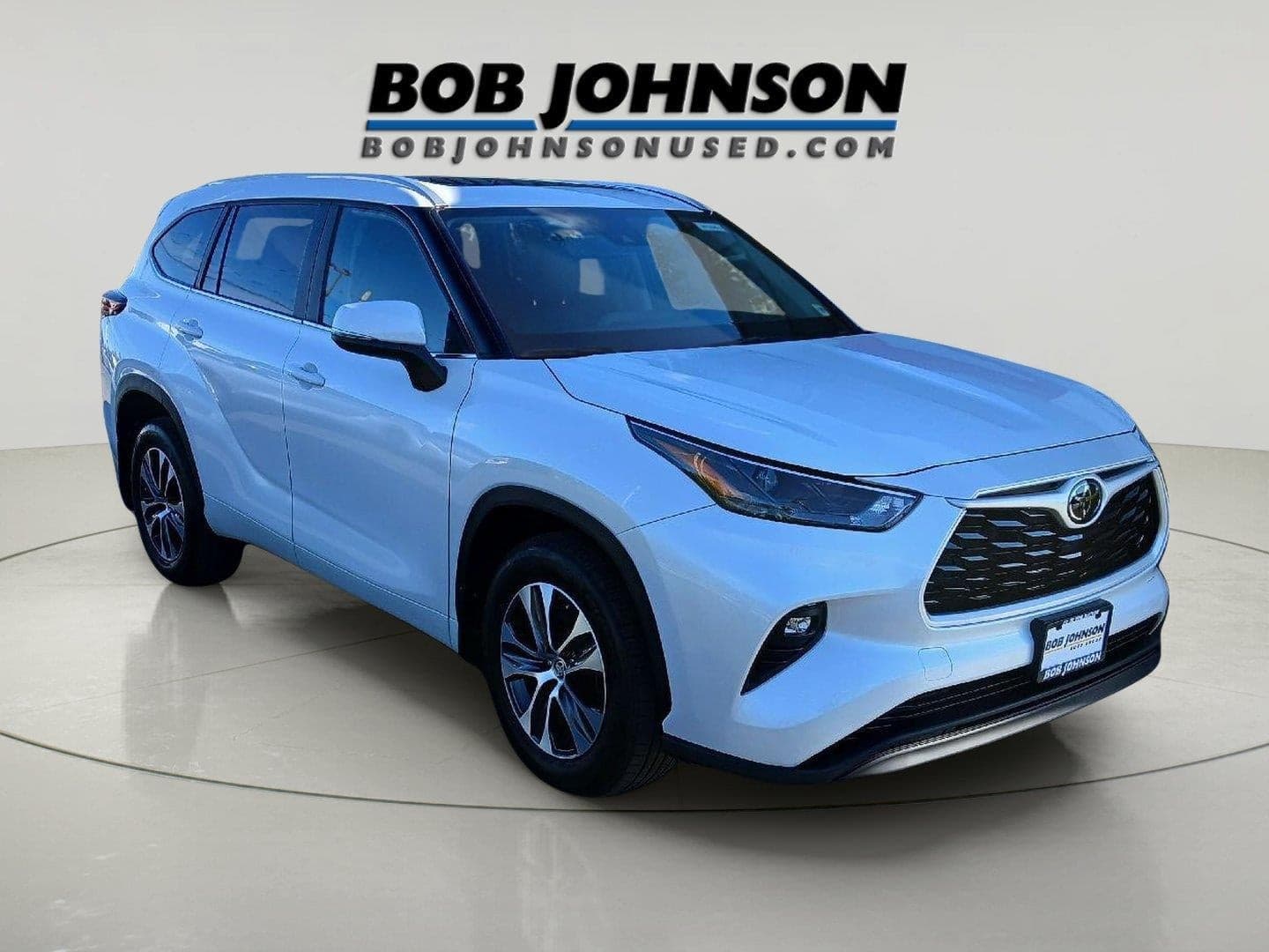 2024 Toyota Highlander XLE — photo 1 of 34