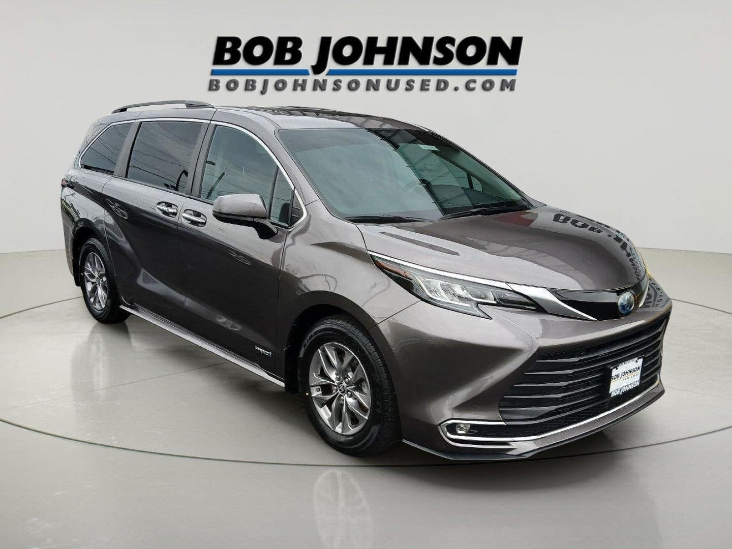 2021 Toyota Sienna XLE — photo 1 of 30