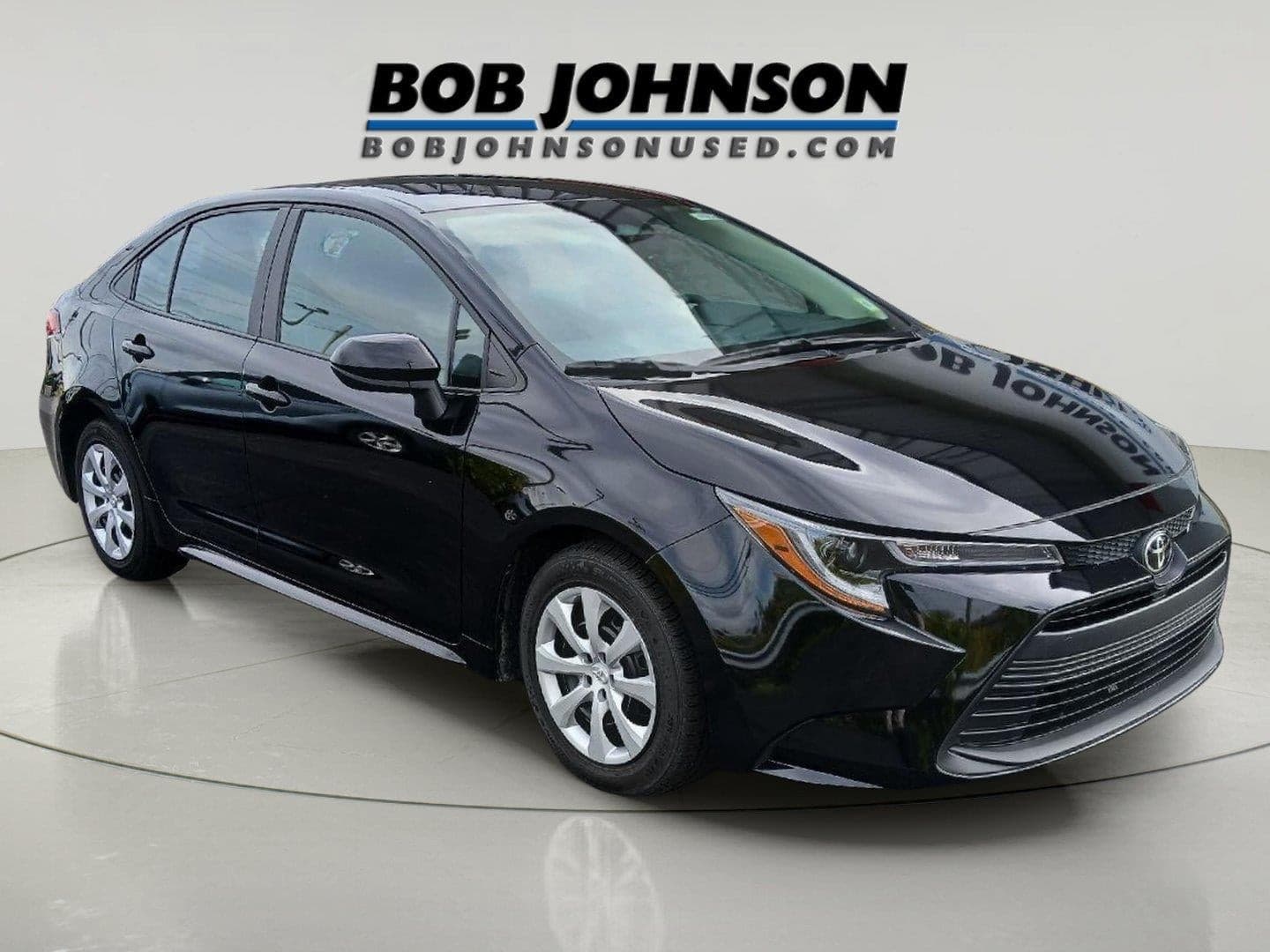 2024 Toyota Corolla LE — photo 1 of 32