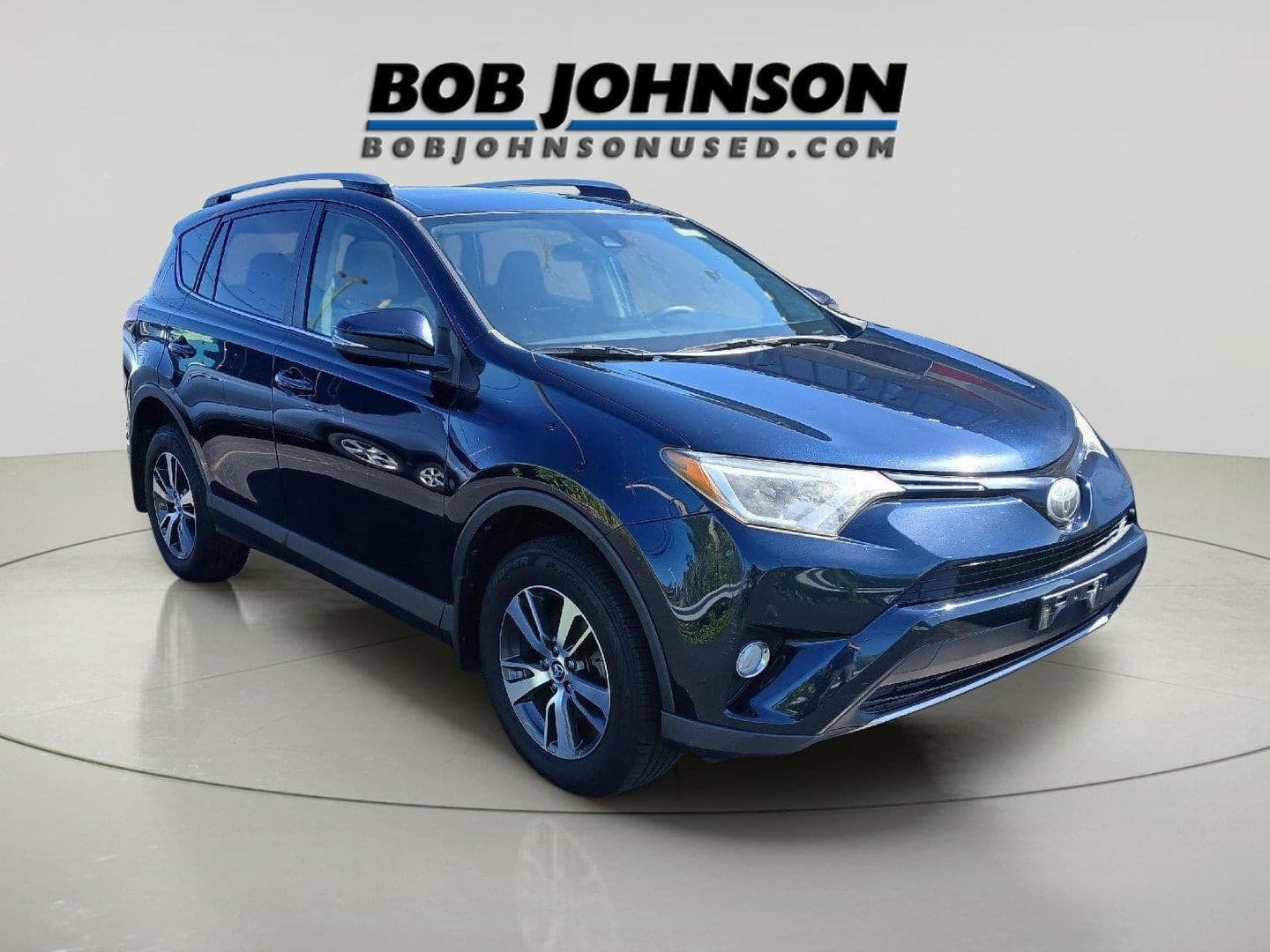2018 Toyota RAV4 XLE — photo 1 of 30