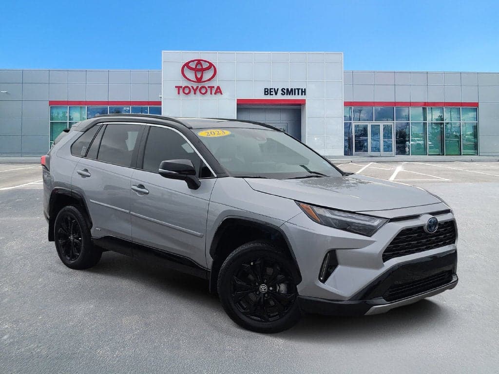 2023 Toyota RAV4 Hybrid XSE — photo 1 of 31