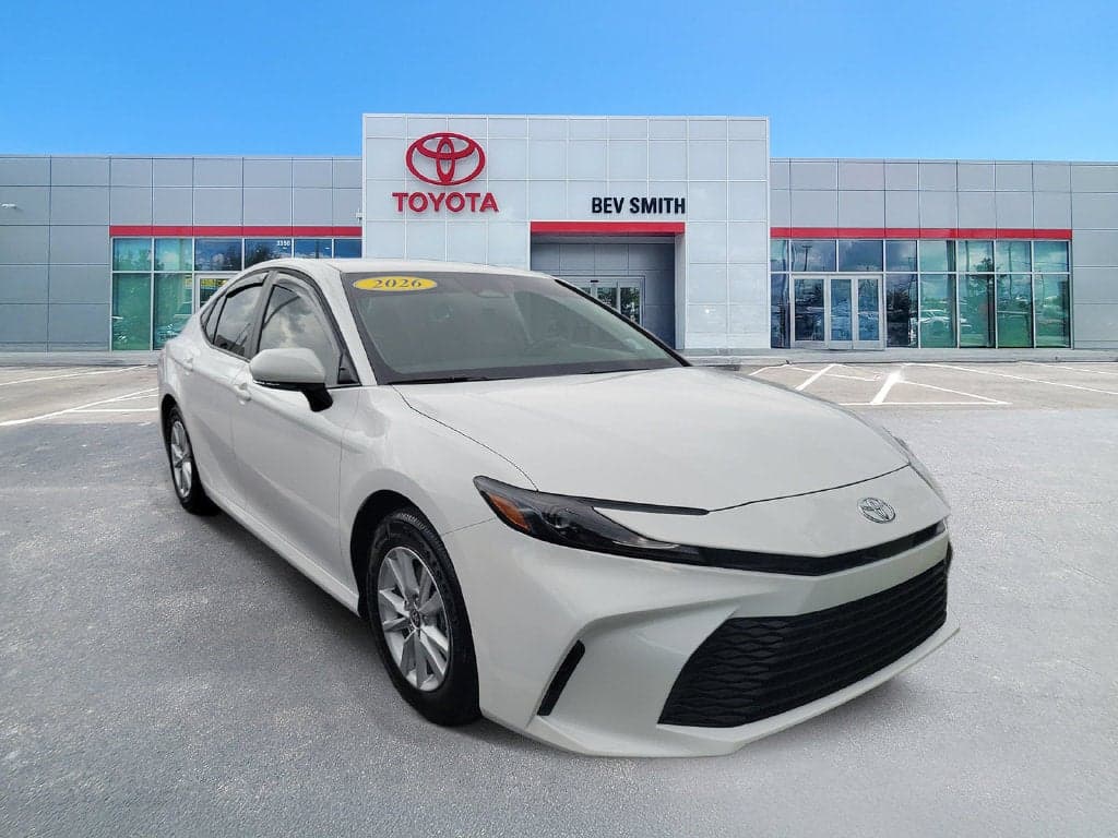 2026 Toyota Camry LE — photo 1 of 11