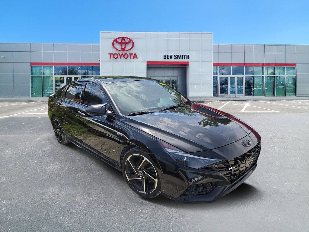 2022 Hyundai Elantra N Line — photo 1 of 5