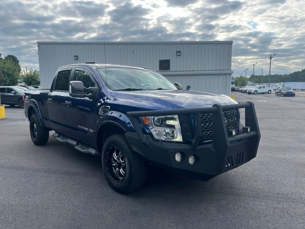 2017 Nissan Titan XD PRO-4X — photo 1 of 5