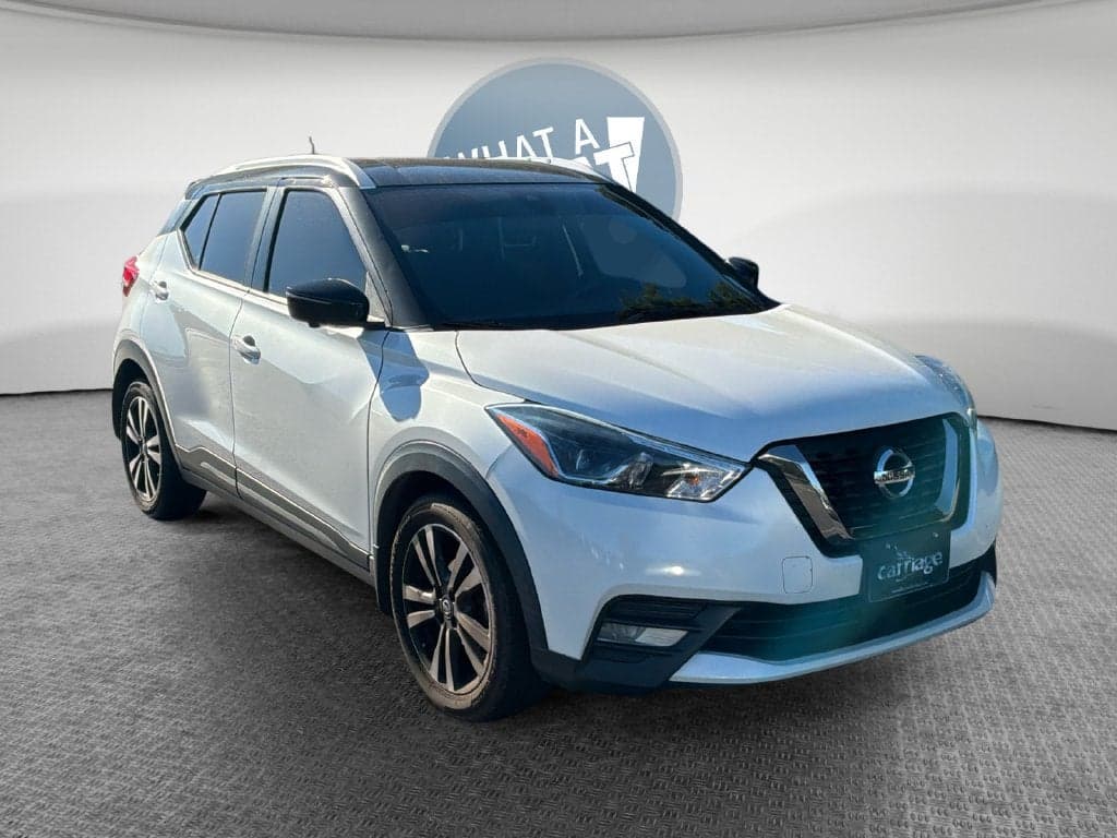 2020 Nissan Kicks SR — photo 1 of 5