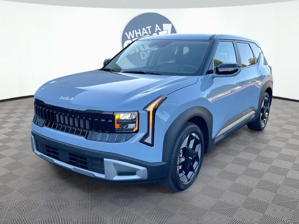 2027 Kia Seltos S — photo 1 of 44