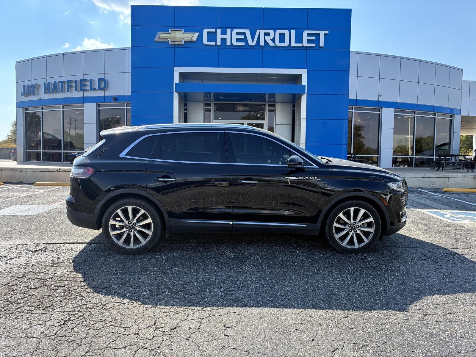 2019 Lincoln Nautilus Select — photo 1 of 17