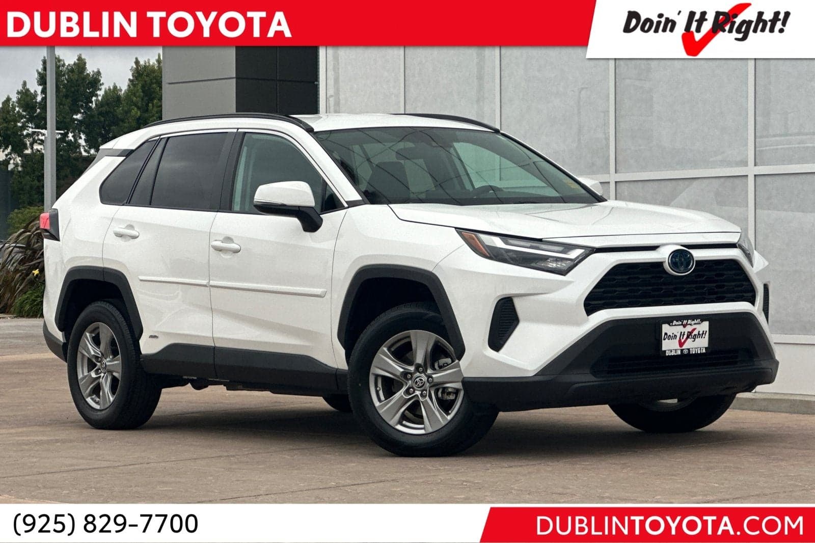 2024 Toyota RAV4 Hybrid LE — photo 1 of 19