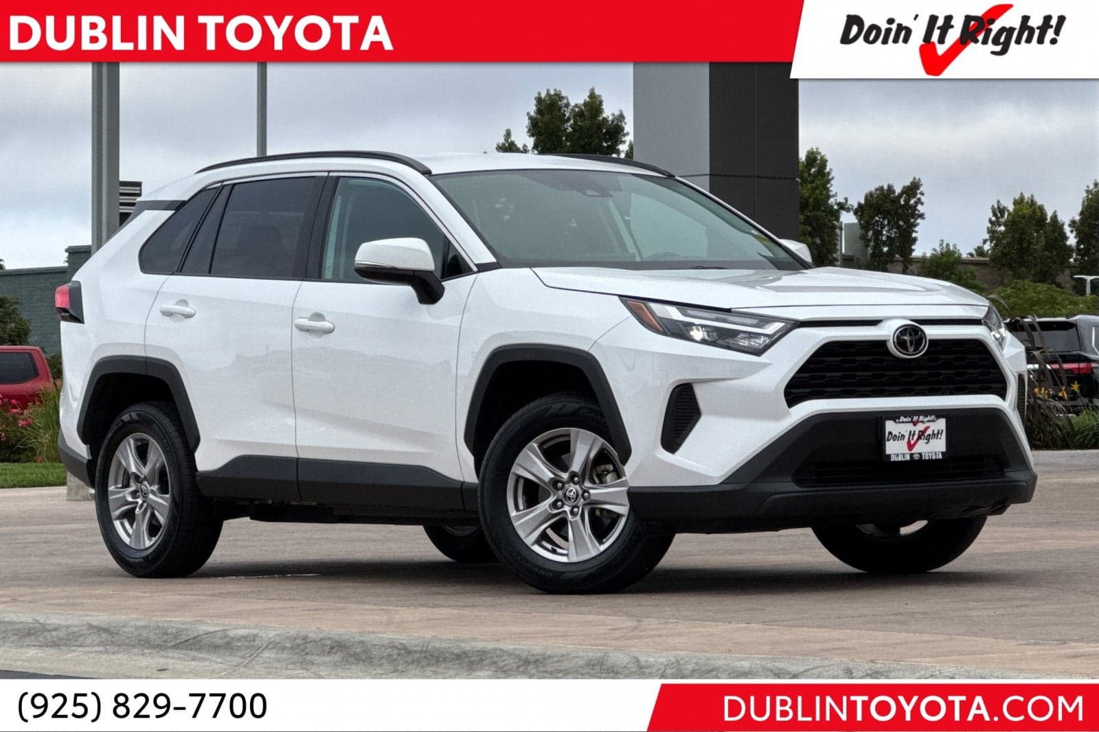 2025 Toyota RAV4 XLE — photo 1 of 10