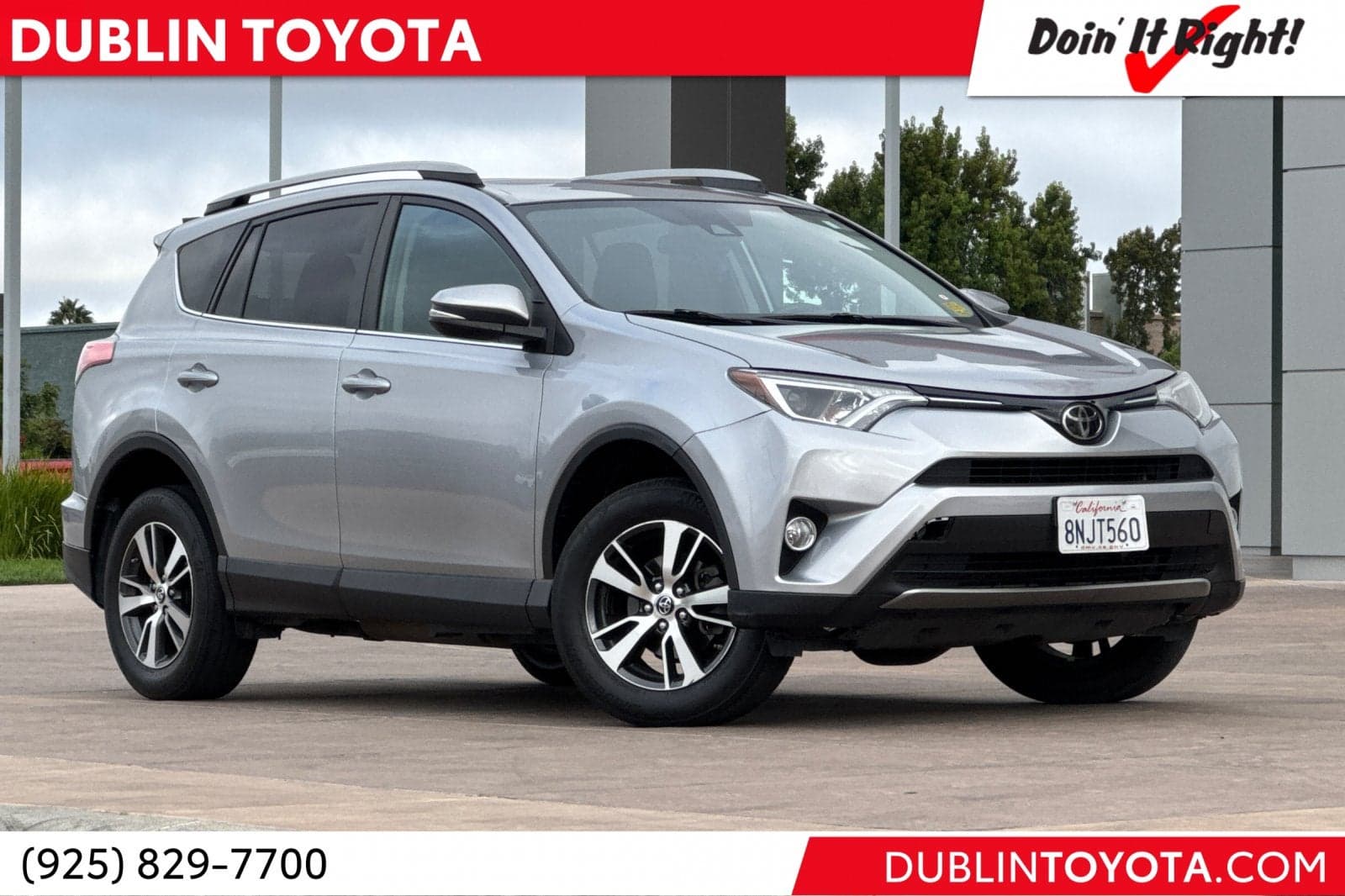2018 Toyota RAV4 XLE — photo 1 of 44