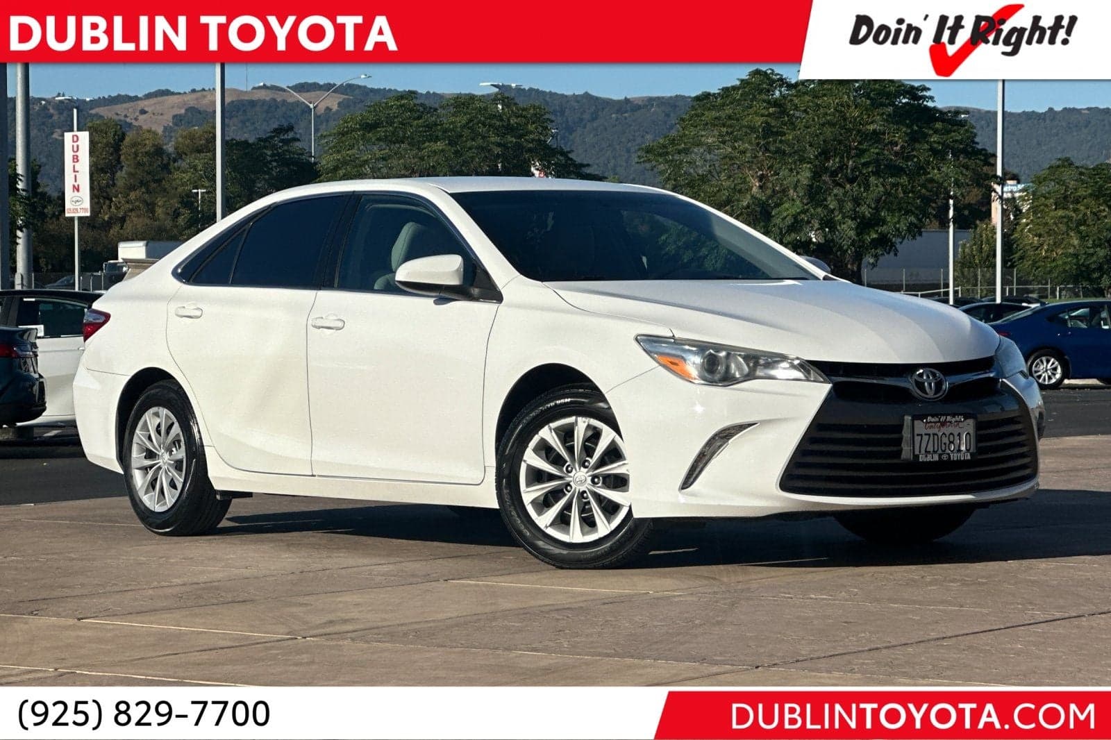 2017 Toyota Camry LE — photo 1 of 42
