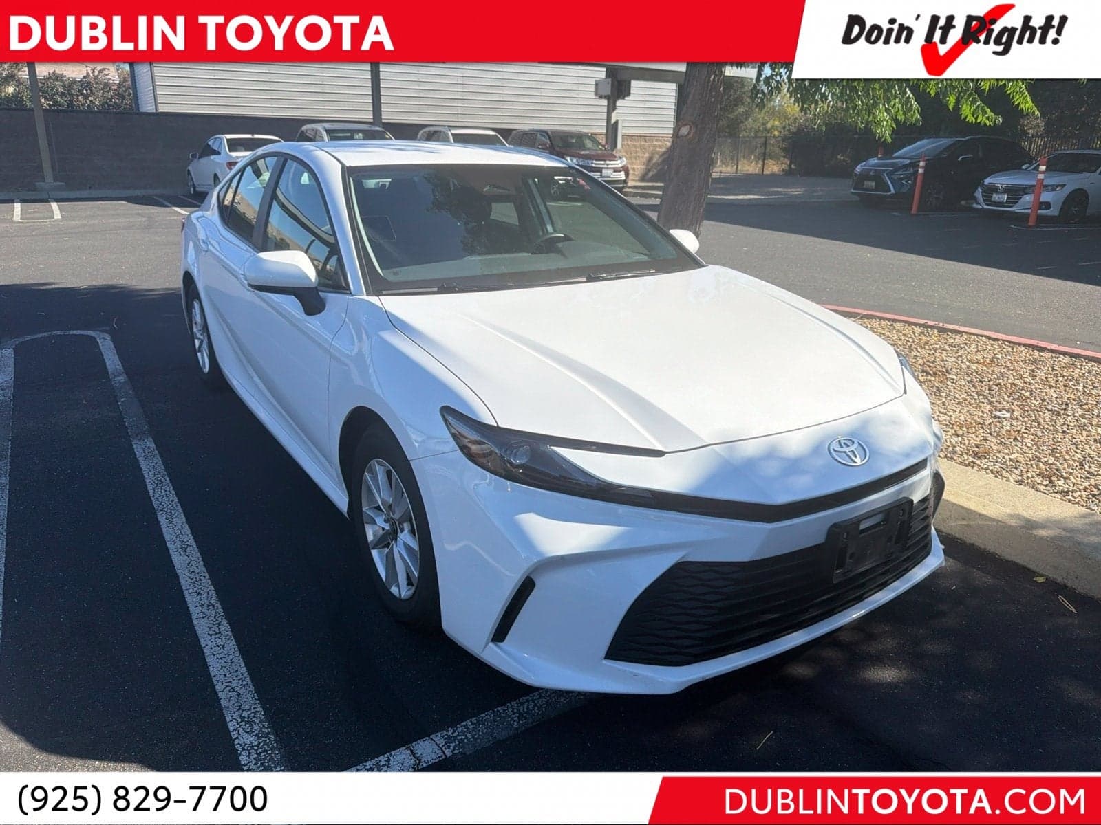 2025 Toyota Camry LE — photo 1 of 8